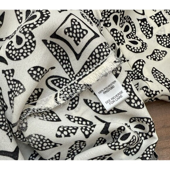 Cato Tie Front Black Ivory Tribal Short Sleeve Flowy Blouse Lightweight Sz M - Picture 5 of 8